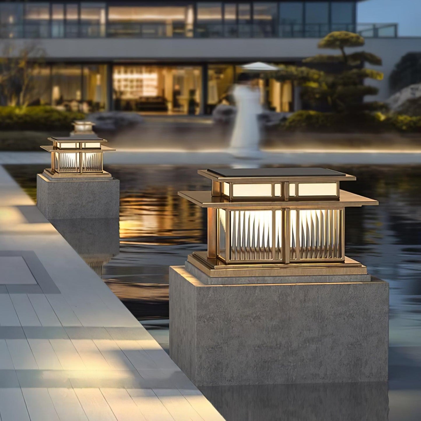 Boilyn Pillar Outdoor Light